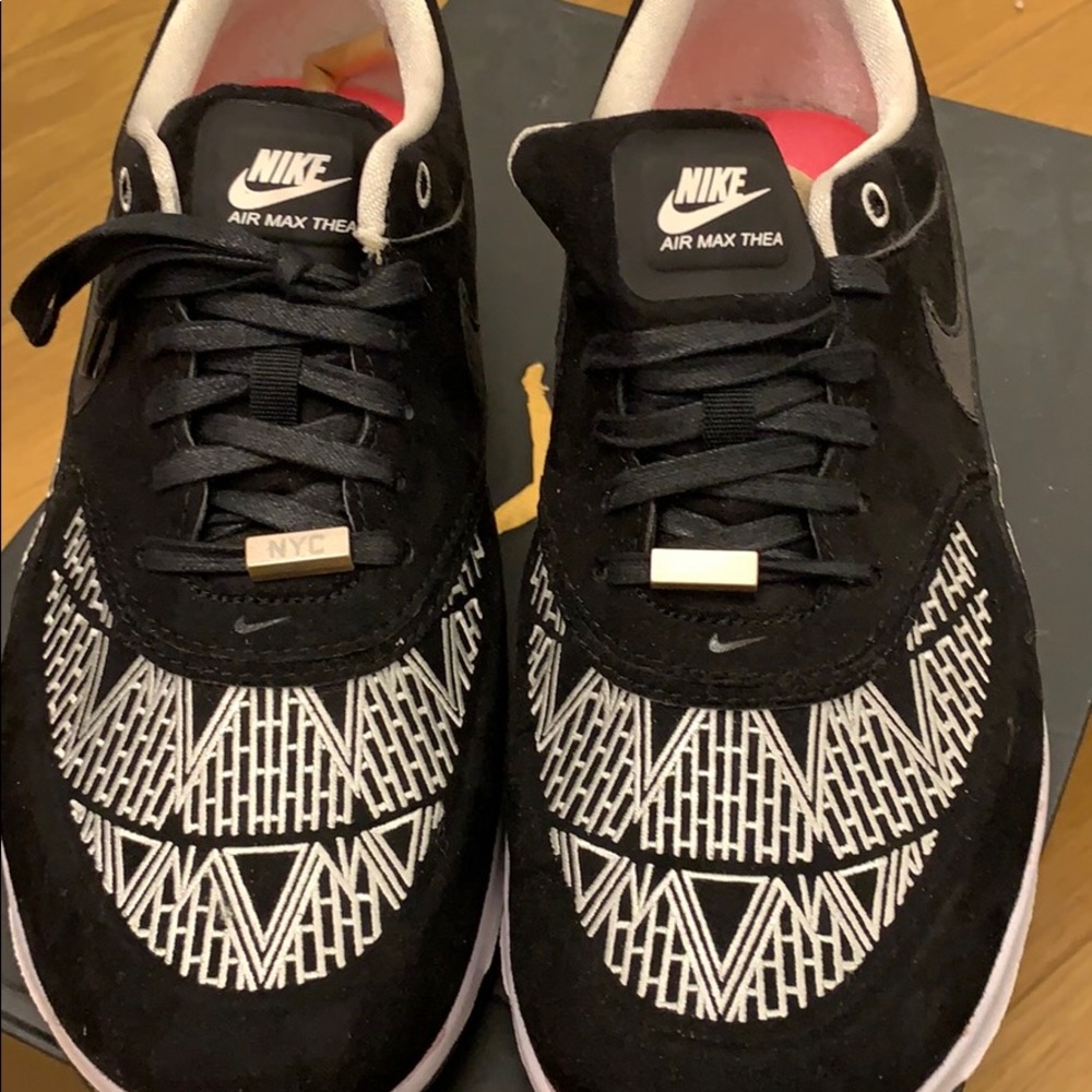 NYC edition air max Thea